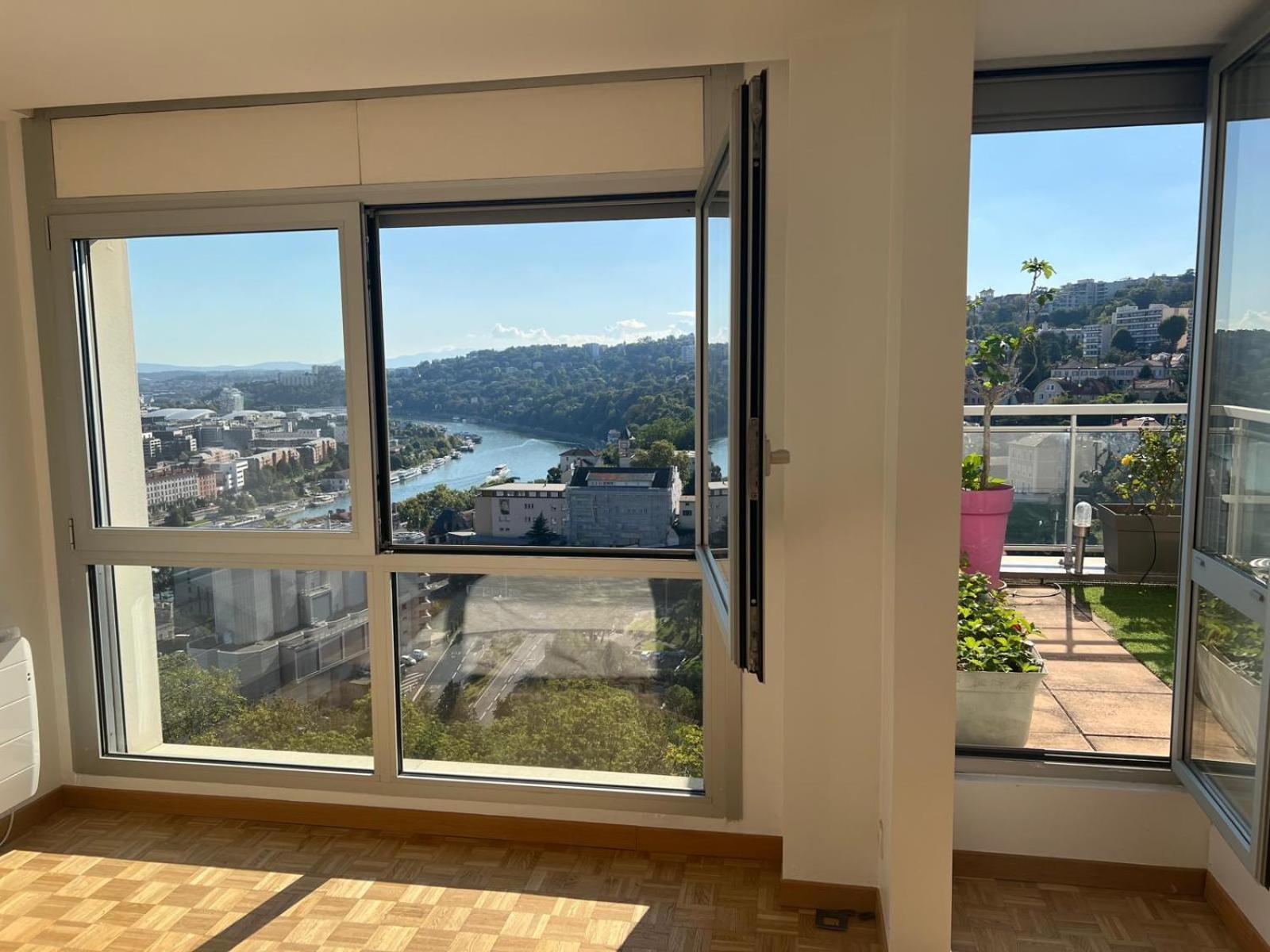 Chambre Dans Les Hauteurs De Lyon Proche Fourviere Chez L Hote Exterior photo